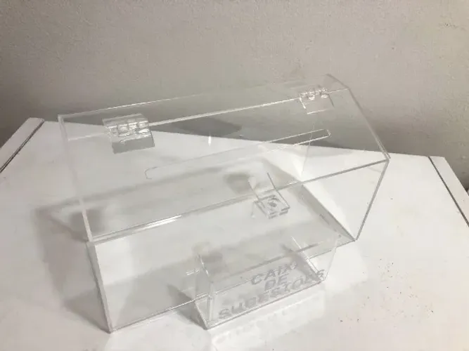 Mini caixa de sugestões em acrílico transparente