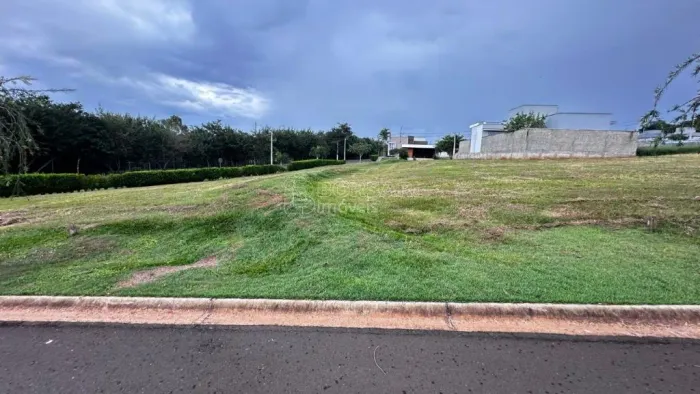 Venda de Terreno / Condomínio na cidade de Araraquara
