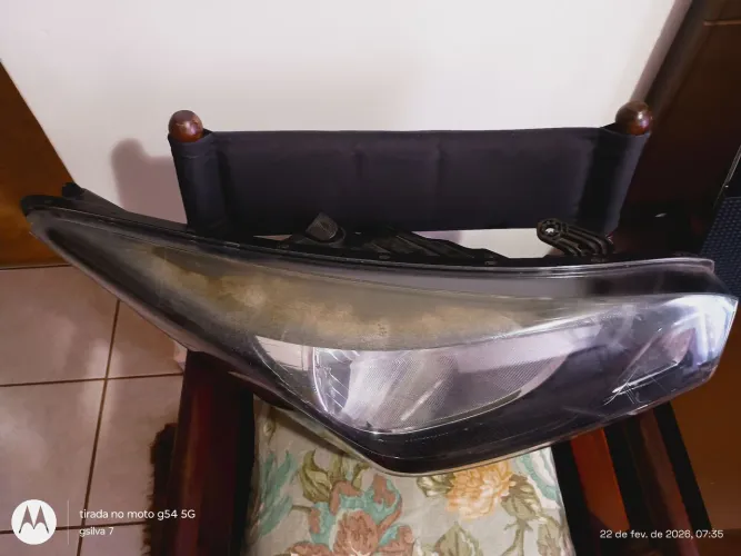 Farol máscara negra HB20.
