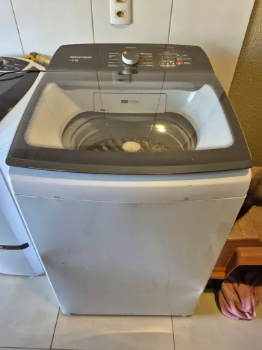 Máquina de lavar roupas Brastemp 12kg com defeito