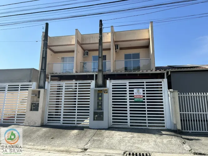 Sobrado no Bairro Itoupavazinha em Desocupação