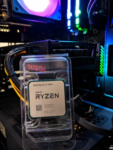 Processador AMD Ryzen 5 5600 AM4 | 6 Núcleos / 12 Threads (Excelente Estado)