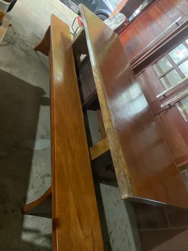 Mesa de angelim pedra com alto padrão de qualidade.