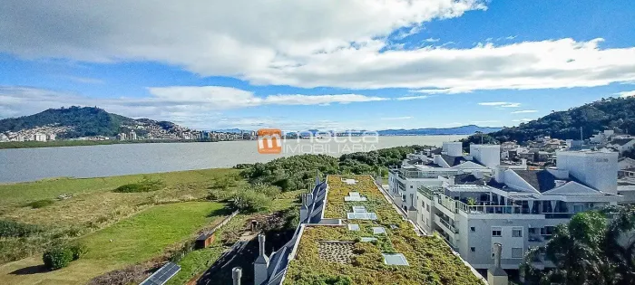 Apartamento duplex com 3 dormitórios no bairro João Paulo, Florianópolis/SC