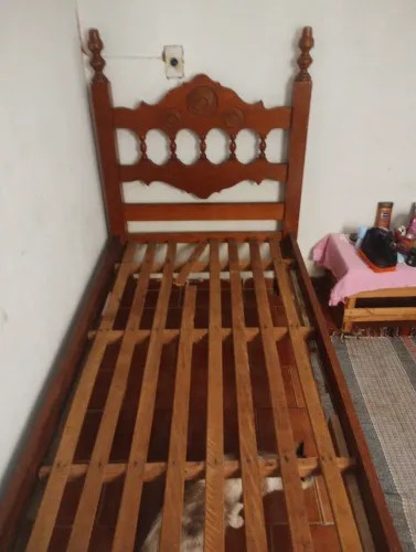 Cama solteiro madeira maciça 
