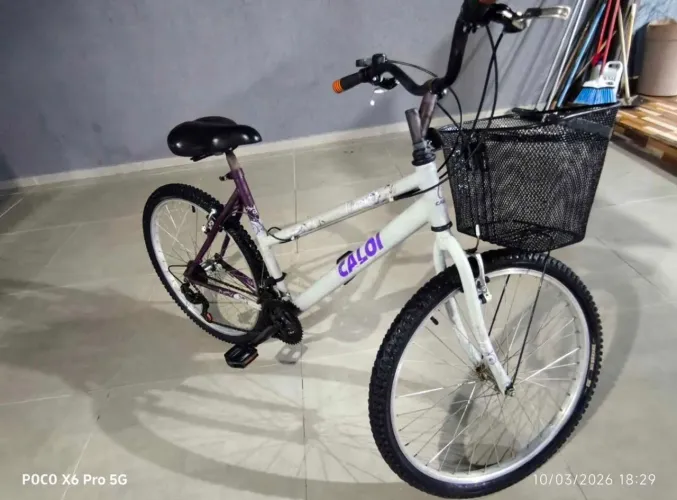 Vendo uma Bicicleta Caloi Ventura feminino com marcha