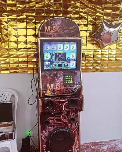 Karaoke + junkbox (+25 mil músicas)