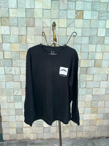 Camiseta manga longa preta - Tamanho G