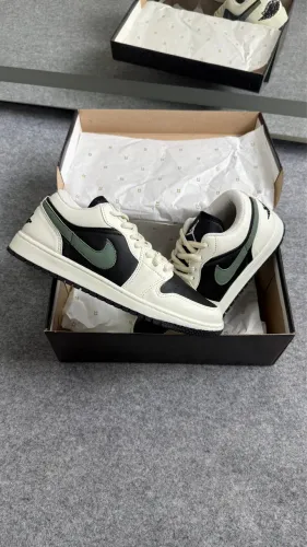 Tênis Jordan Low