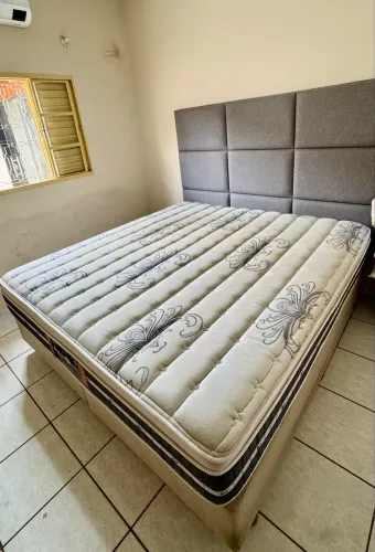Cama box (colchão + base)
