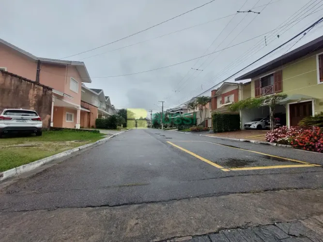 Terreno no Condomínio Villa Europa à venda no Bairro Cidade Jardim em Jacareí, SP