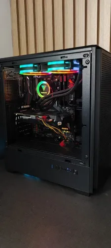 Pc semi novo