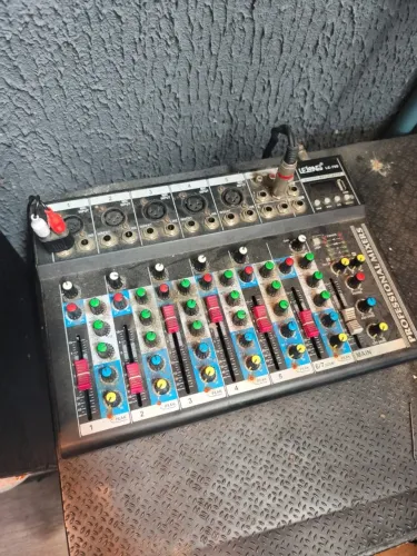  Kit de Som Profissional + Máquina de Fumaça - Mesa 7 Ch + Amplificador 7400 + Caixas 