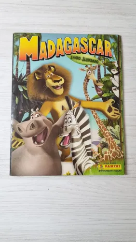 Álbum de figurinhas madagascar, panini, 2005, incompleto  2005