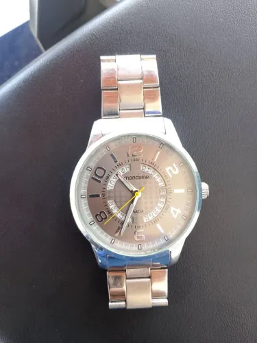 Relógio Mondaine semi novo 