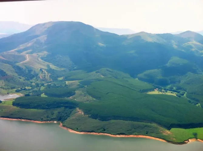FAZENDA COM 350 HECTARES NA REGIÃO DE CARMO DO RIO CLARO, M.G