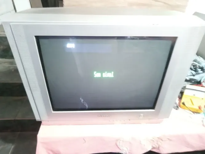 Tv Samsung de 21 polegadas e outra LG de 20 polegadas semi Novas aceita cartão