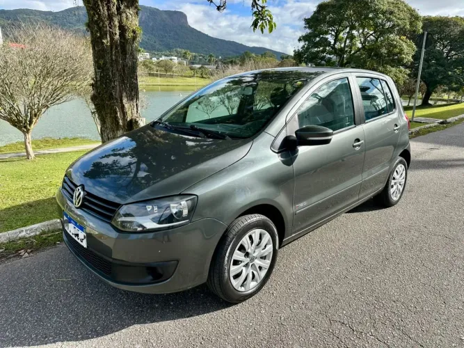 Volkswagen Fox 1.0 MI Total Flex 8V 5P 2013