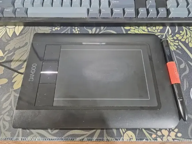 Mesa Digitalizadora Tablet Wacom Bamboo Pen & Touch CTH-460