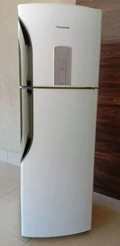 Geladeira Panasonic gelo seco funcionando 