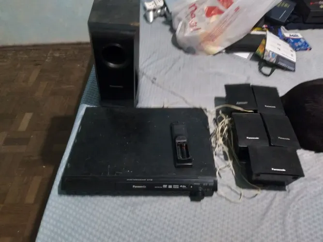 DVD HOME THEATER SOUD SYSTEM SA-PT160 PANASONIC