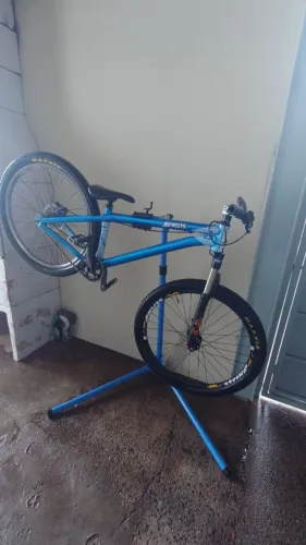 Bicicleta octane one Fox 32, Áro 26 Pneu praticamente novo maxxis Freio zee shimano hid