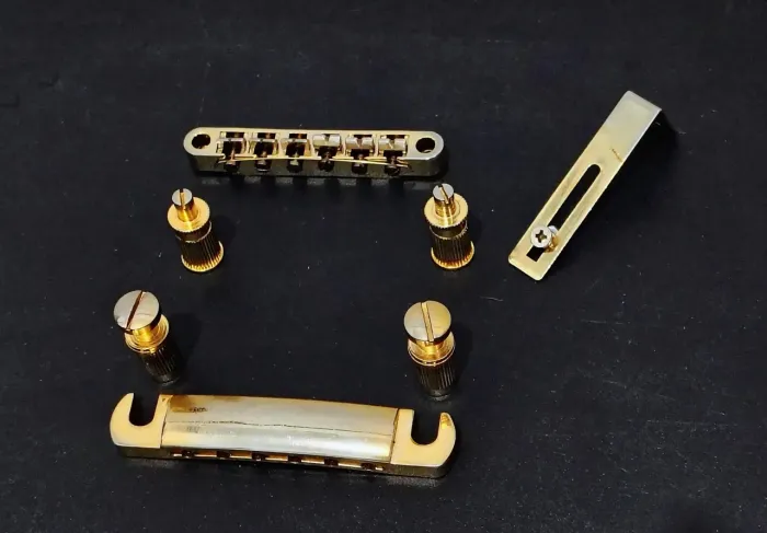Ferragens para guitarra - ponte fixa