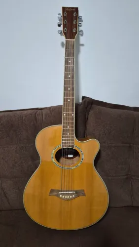 Violão Hofma seminovo elétrico