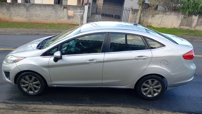 Ford Fiesta Sedan SE 1.6 16V Flex 4P 2011