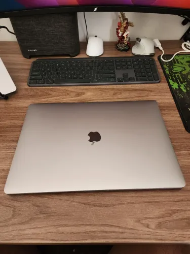 Apple MacBook Pro 16 pol i7 2019 16gb ram e 512gb com Carregador Original