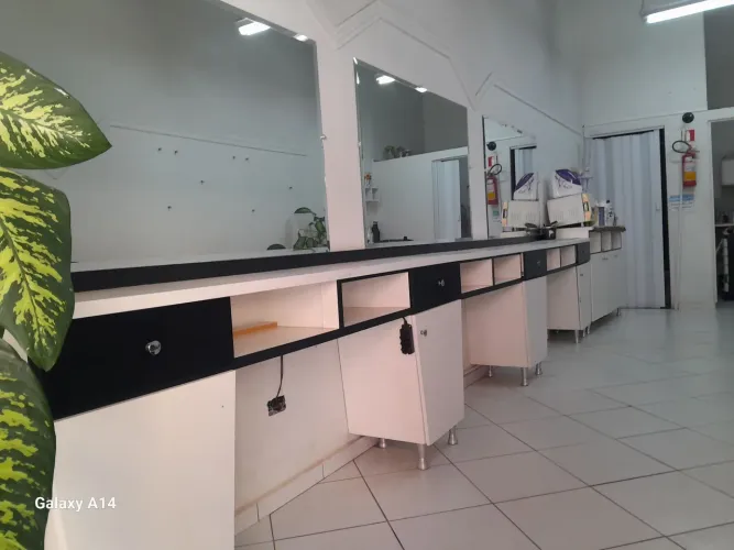 Vende-se  Móveis  para salão de beleza/Barbearia. 