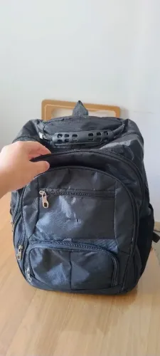 Mochila Preta espaços para notebook