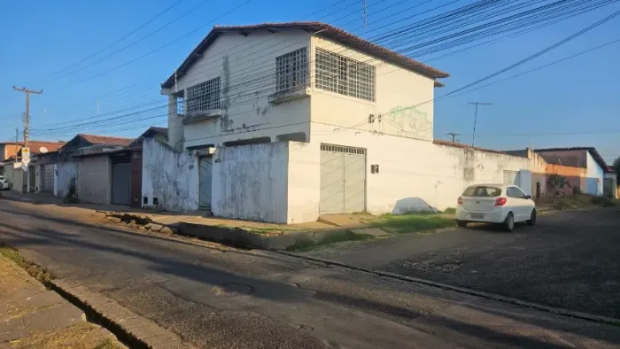 Casa no Mocambinho II, 169 metros de área construída. Excelente Localização.