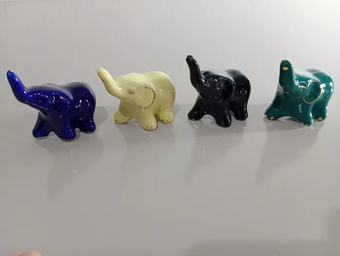 Conjunto 4 Elefantes Miniatura em Porcelana Vintage - Sorte e Decoração