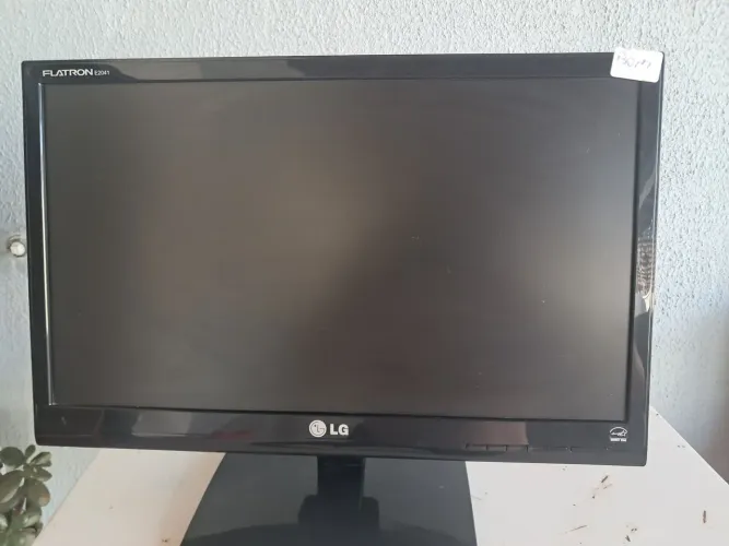 Monitor LG FLATRON E2041 de 20 polegada