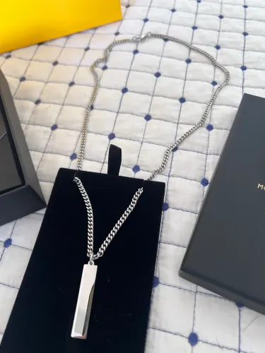 Corrente Masculina Monte Carlo em Aço com Pingente - NOVO e Original + Caixa e garantia