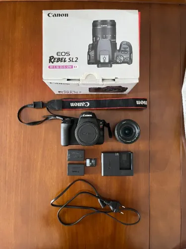 Canon Rebel SL2 + Lente do Kit 18-55 + Bateria Original Extra + Cartão de memória 16gb
