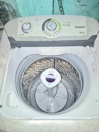 Máquina de lavar em perfeito funcionamento