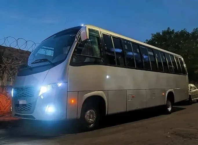 Micro ônibus volare dw9 33 lugares 2011