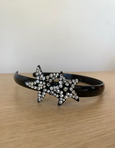 Tiara com brilho strass