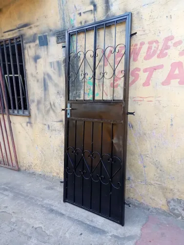 Porta de ferro