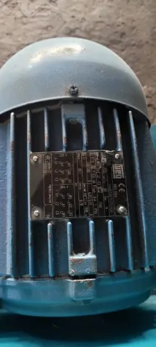 MOTOR DE INDUÇÃO WEG TRIFASICO 3-90S 220/380V NBR 7094  RPM 1740