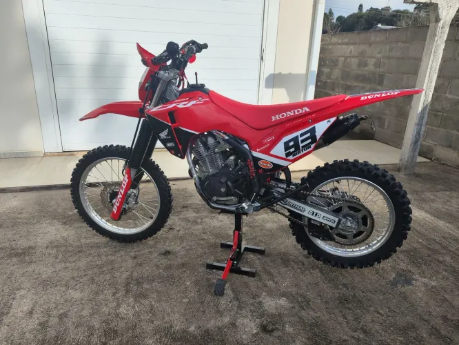 Vende-se crf 300f
