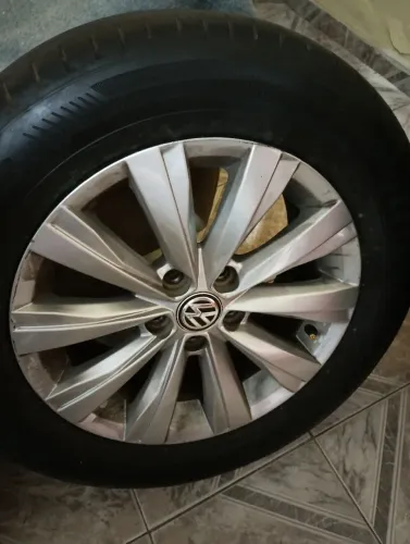 Jogo de rodas originais aro 15 Volkswagen.