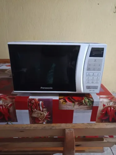 Microondas Panasonic 21 litros bem conservado 