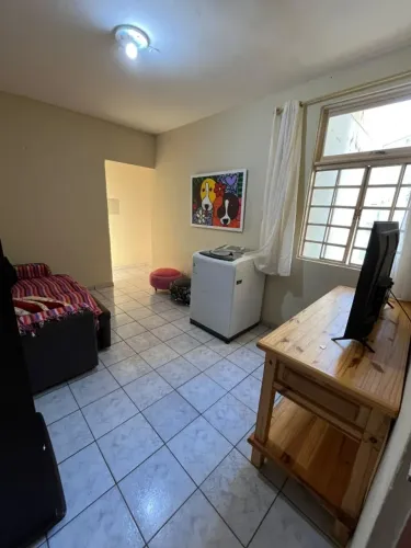 Alugo quarto em apartamento somente para mulheres