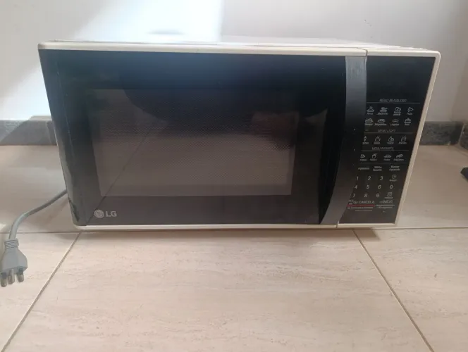 Carcaça do Microondas LG Easy 30 litros