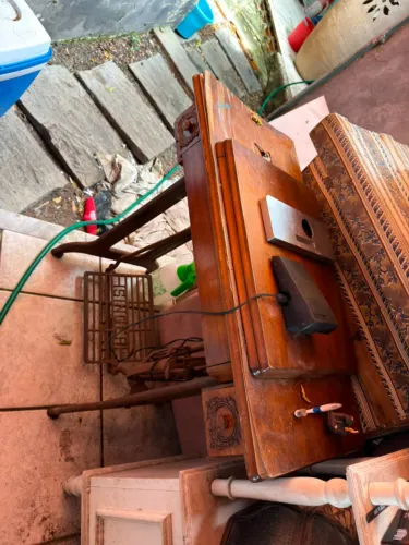 Máquina de Costura Antiga Singer com Móvel Original (Relíquia)