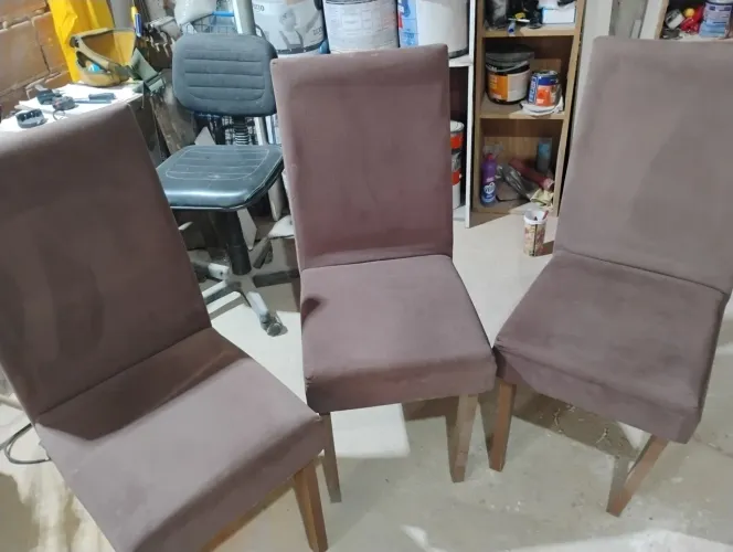 VENDO 3 CADEIRAS USADAS, RS 75,00 BUSCAR NO LOCAL 