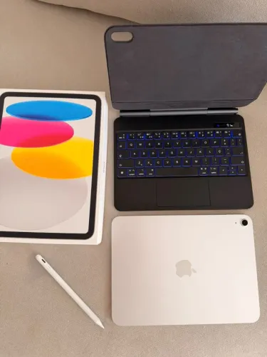 Apple iPad 11 Chip A16 Wi-fi 128gb Cor Prateado 4 meses de uso, acompanha teclado! 